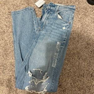 america eagle size 2 nwt Distressed Blue Jeans